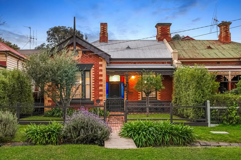 16 Olinda Street, Quarry Hill, VIC 3550