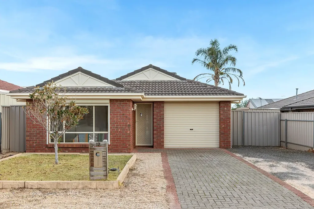 12 Axminster Crescent, Craigmore, SA 5114