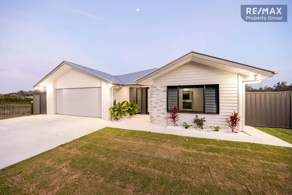 Southside 4房  Luxury Living with Acreage Attached