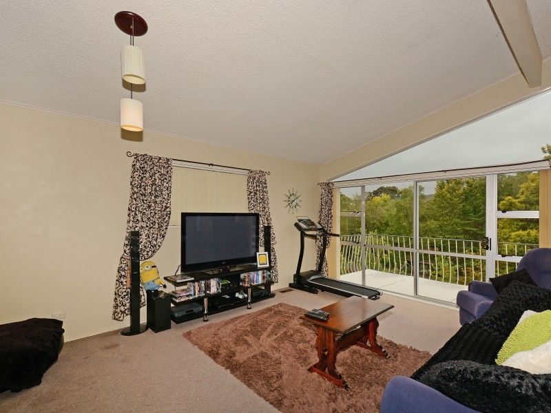 6 Chichester Drive, Pinehaven, Upper Hutt, 6 침실, 2 욕실