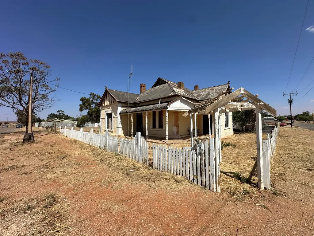 18 Victoria Street, Peterborough, SA 5422