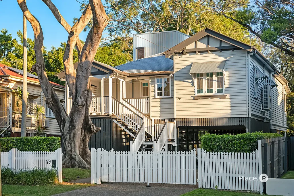Windsor 4Phòng ngủ Beyond ordinary: Architecturally extended and renovated Queenslander
