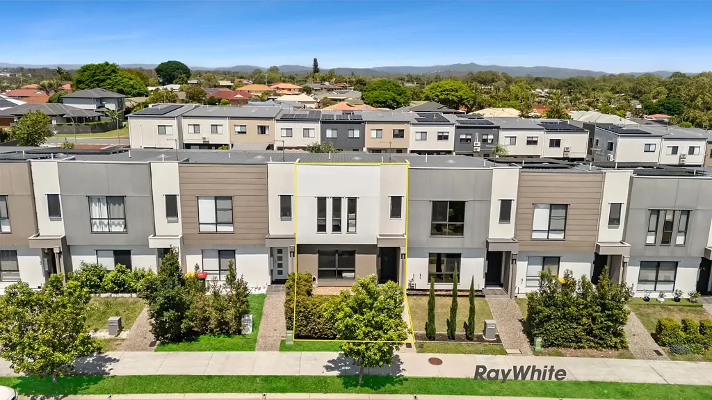 Strathpine 3침실 Near New, Never Rented & NO BODY CORP FEE'S