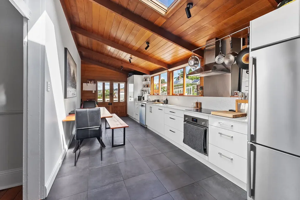 West Launceston 3Kwarto Elevated Elegance