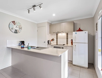 A&B/17 Monitor Avenue, Dakabin, Moreton Bay Region, 5 chambres, 3 salles de bain, Apartment