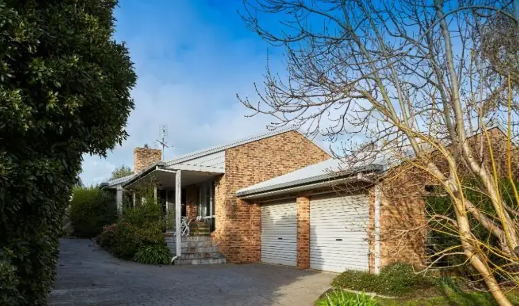 LARGE 3 BEDROOM + STUDY HOME