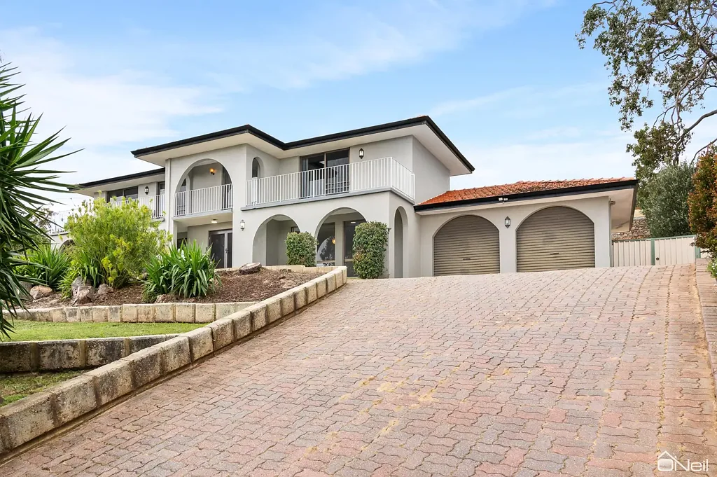 Kelmscott 4房  DESIGNED FOR THE VIEW! MADE FOR FAMILY LIVING!