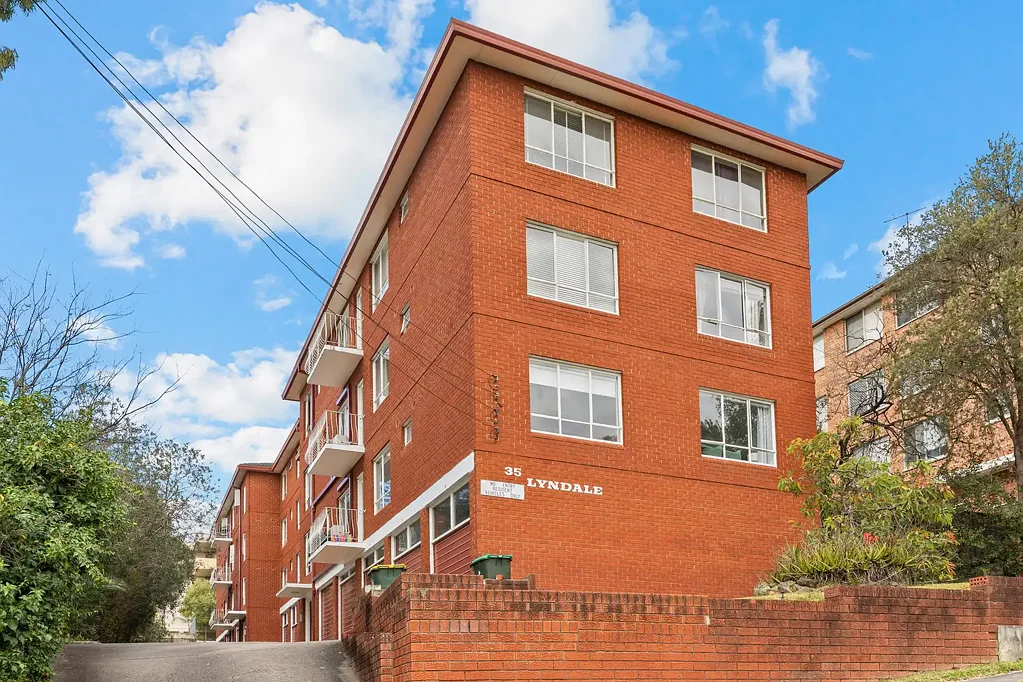 2/35 Meadow Crescent, Meadowbank, NSW 2114
