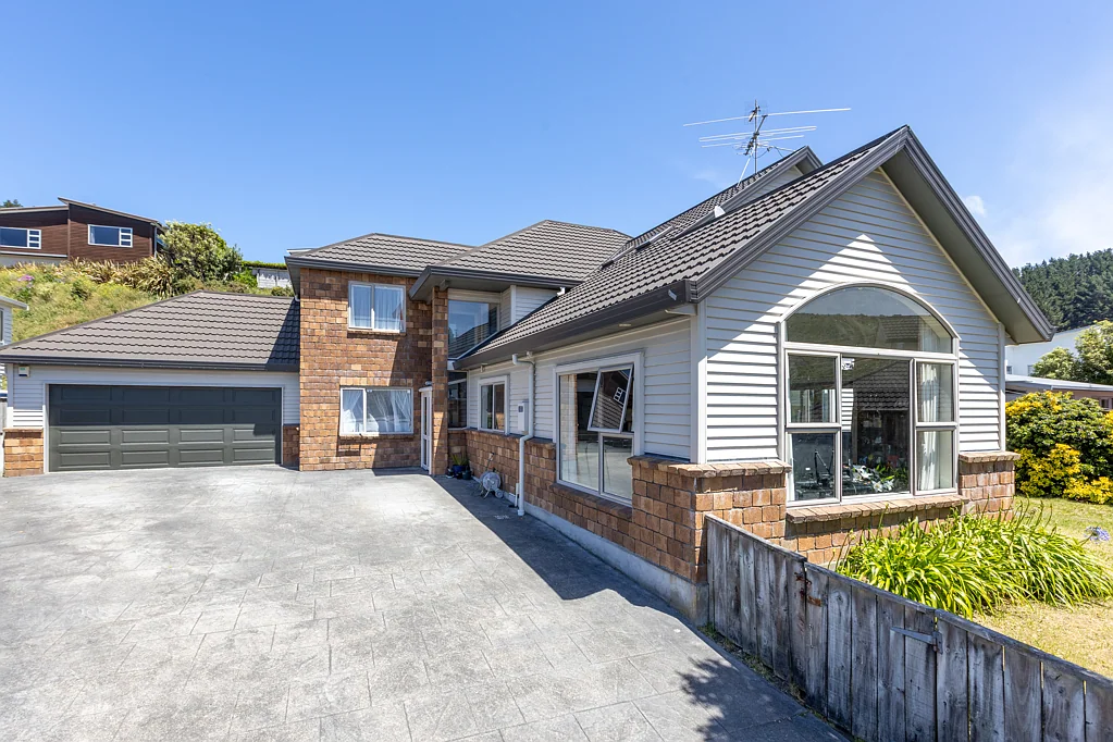 10 Halewood Grove, Churton Park, Wellington