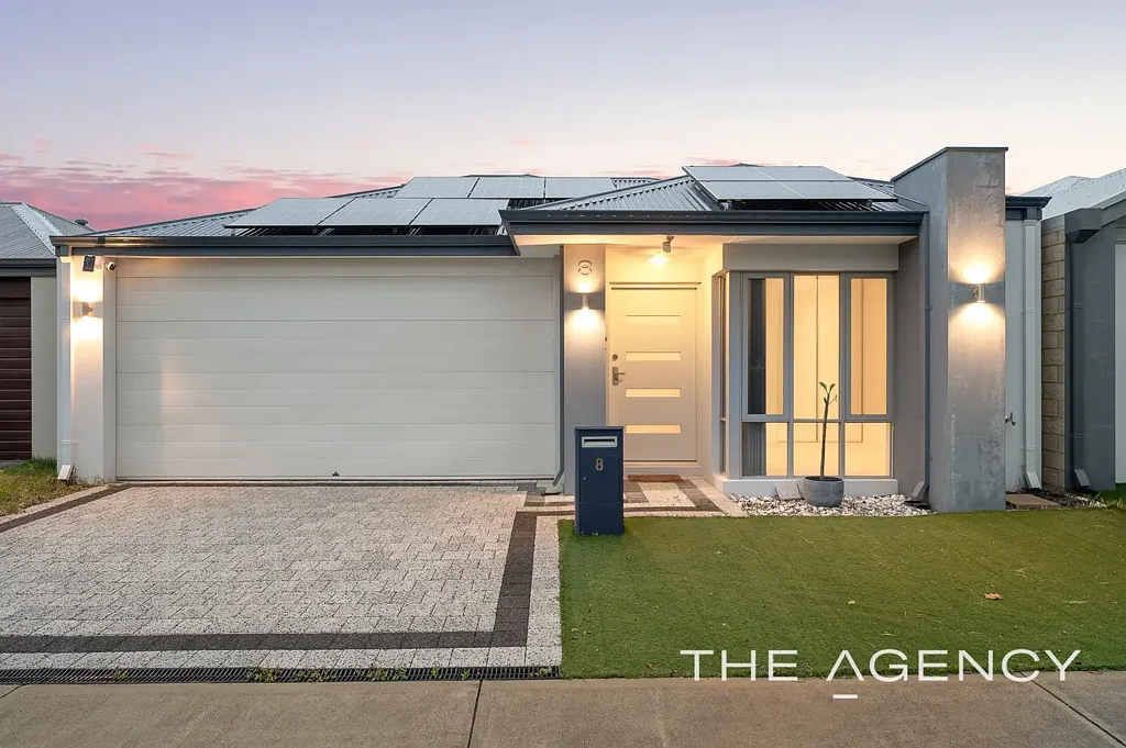 8 Mudstone Road, Treeby, WA 6164
