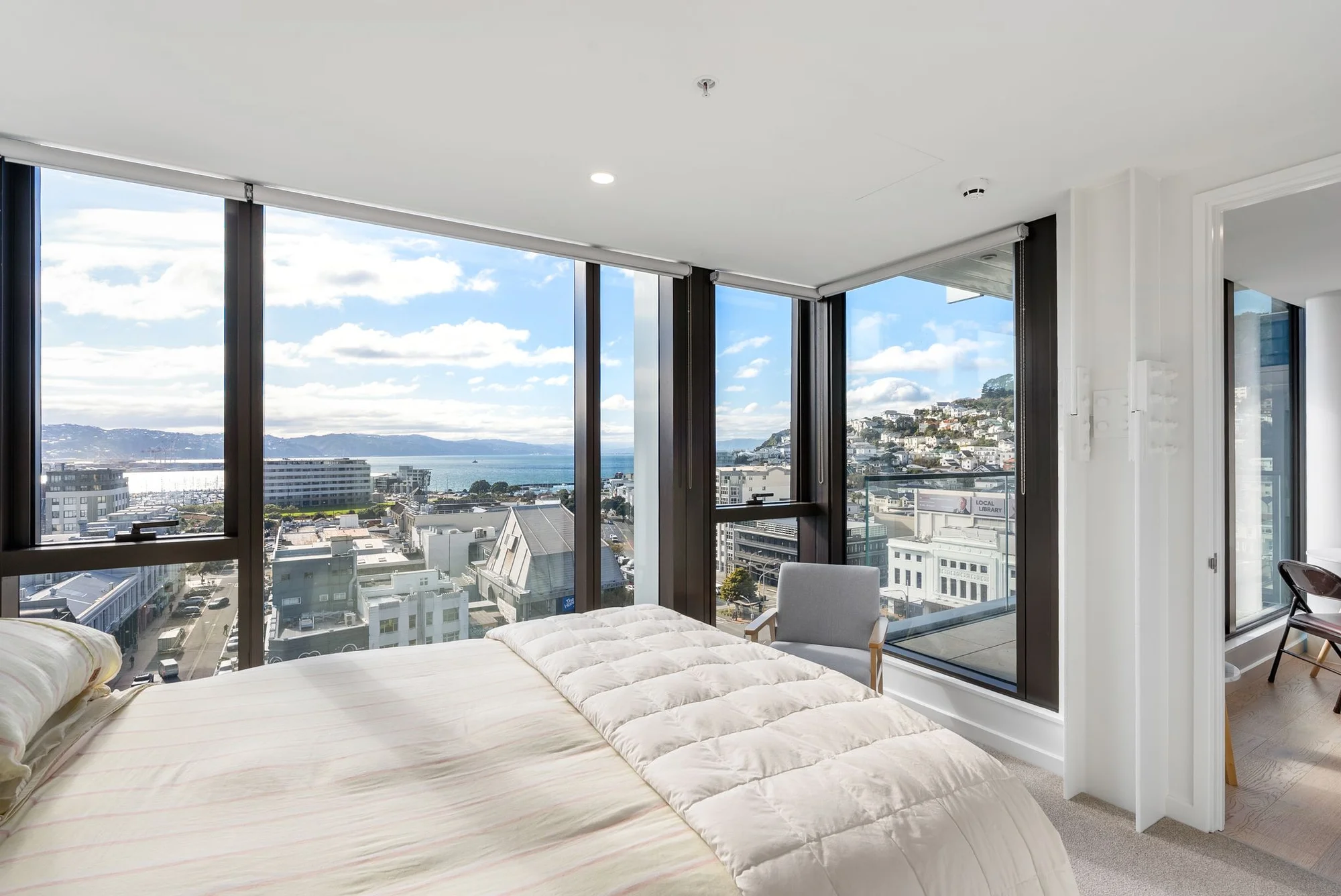 Te Aro 2 Slaapkamer MODERN CITY LIVING. INCREDIBL HARBOUR VIEWS