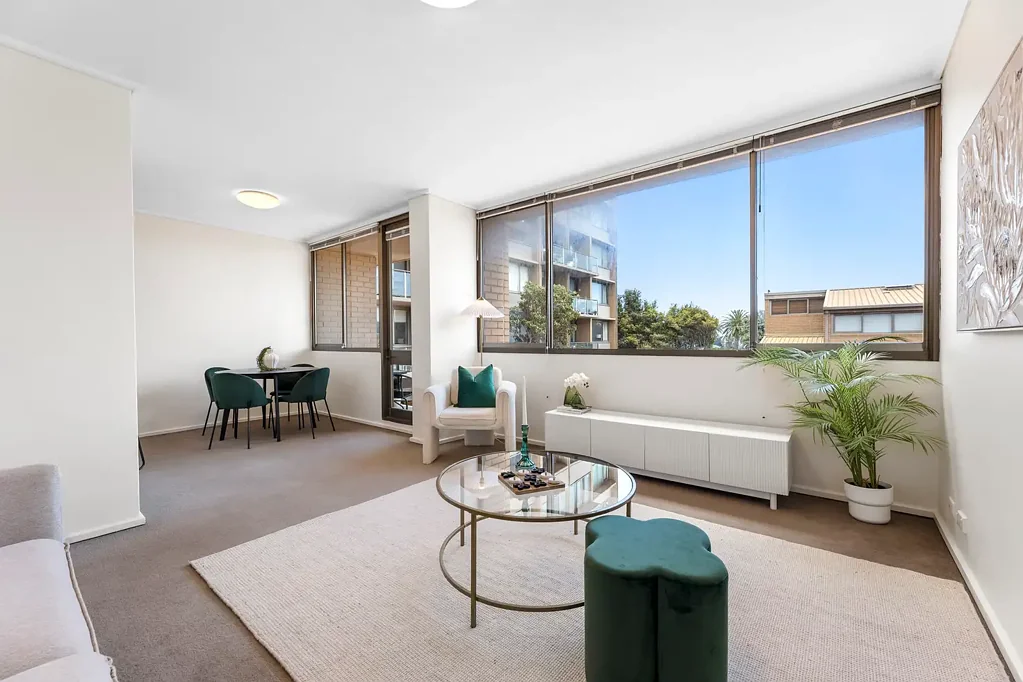 St Kilda West 2Kwarto Bayside Living in a Secure Split-Level Haven