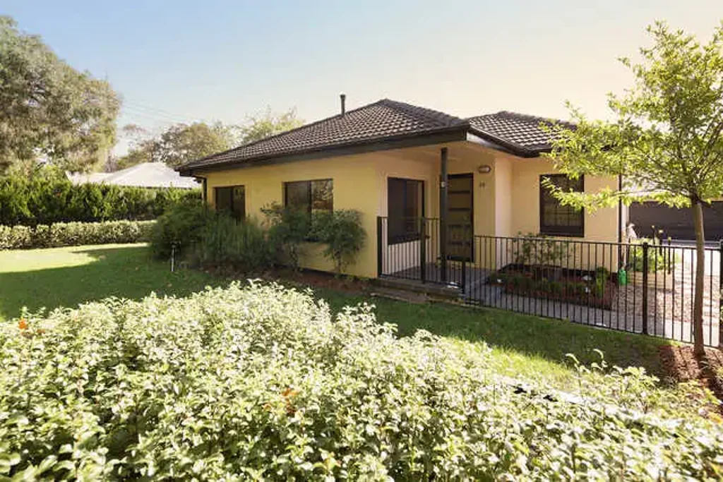 MODERN 4 BEDROOM FAMILY HOME