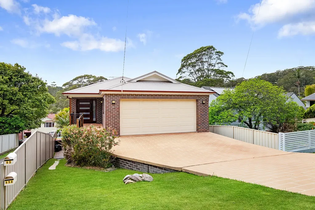 45 The Crescent, Helensburgh, NSW 2508