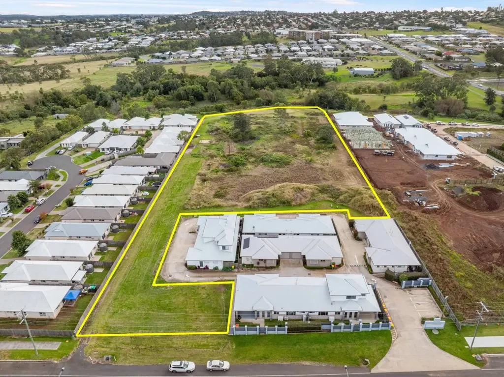 Glenvale Outstanding Development Opportunity in the Heart of Glenvale