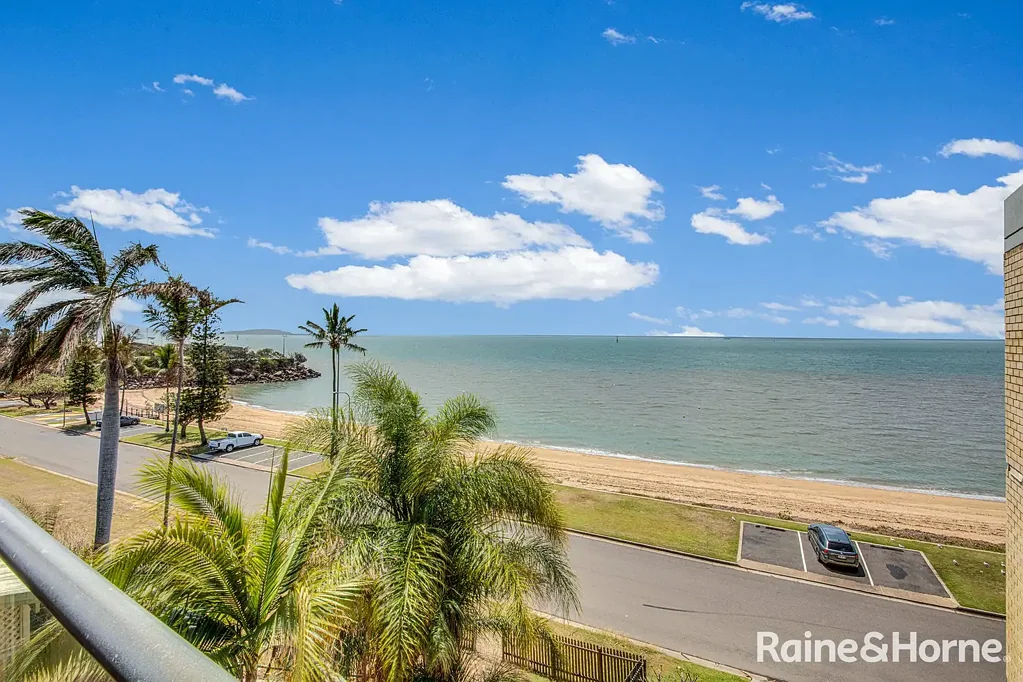 FURNISHED TOP FLOOR APARTMENT ON THE BEACH FRONT!