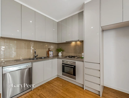 10/250 Neerim Road, Carnegie, VIC 3163, 2 રૂમ, 2 બાથરૂમ, Townhouse