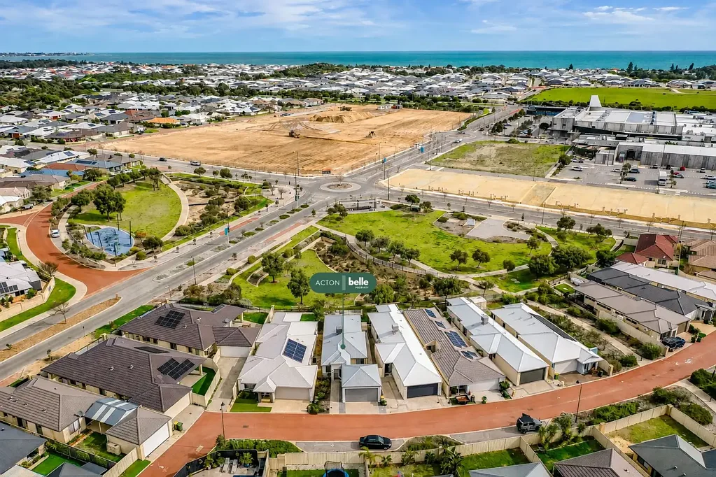 Lakelands 3房  Secure investment with stunning park outlook.