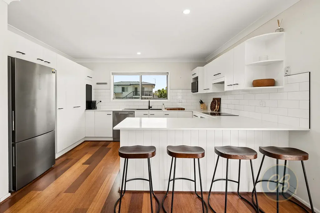 Albany Creek 4房 宁静死胡同内的现代家庭生活，附带独立姻亲房 Modern family Living with a Separate Granny Flat in a Quiet Cul-de-Sac