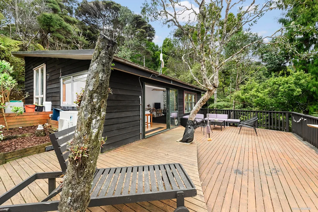 Karekare 2 Bedroom AFFORDABLE BEACH HOUSE