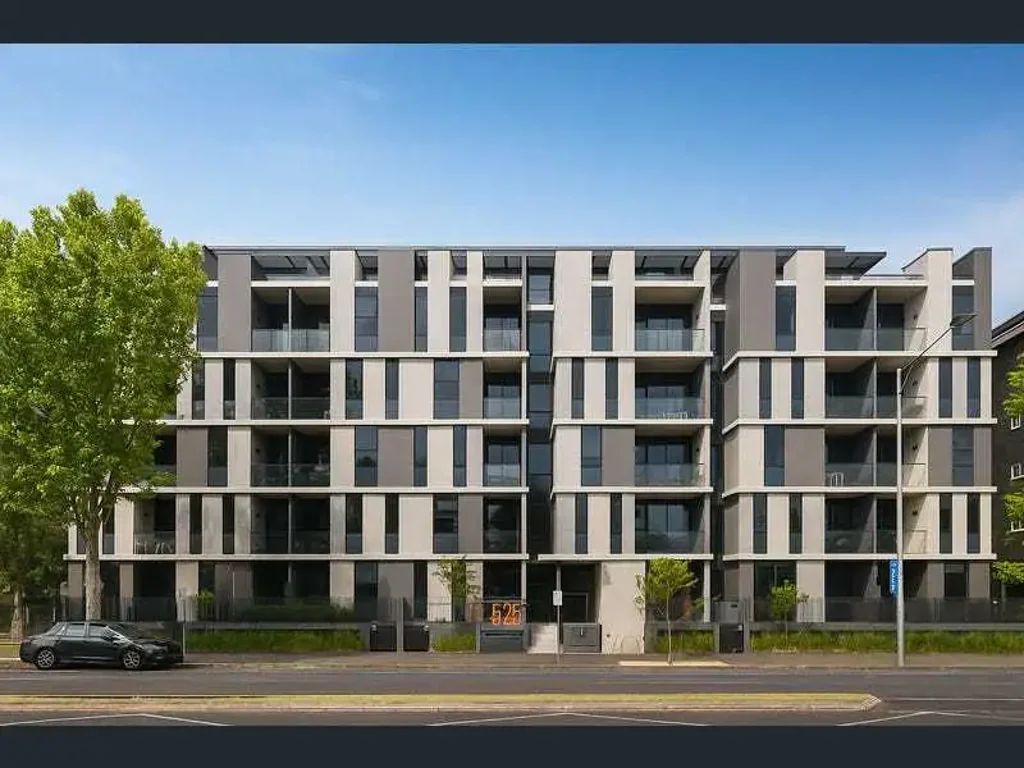 2bedroom& 1bath apartment with garage and yard next to University of Melbourne