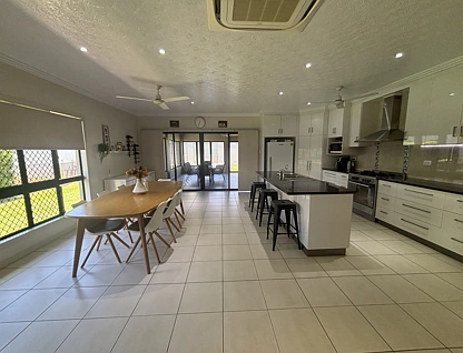 24 Brisbane Street, Ayr, QLD 4807, 4房, 2浴, House