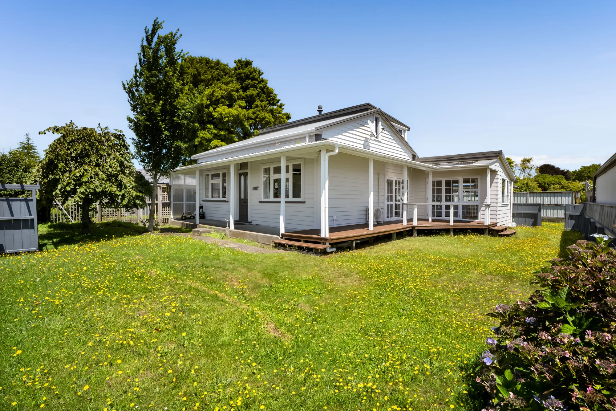 Inglewood 3房  Bring your offer to the table — Act Fast