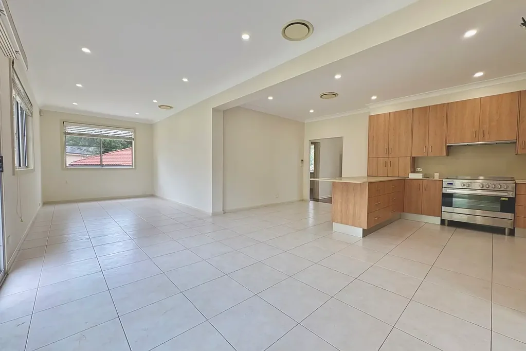 Spacious 5-Bedroom + Study Family Home