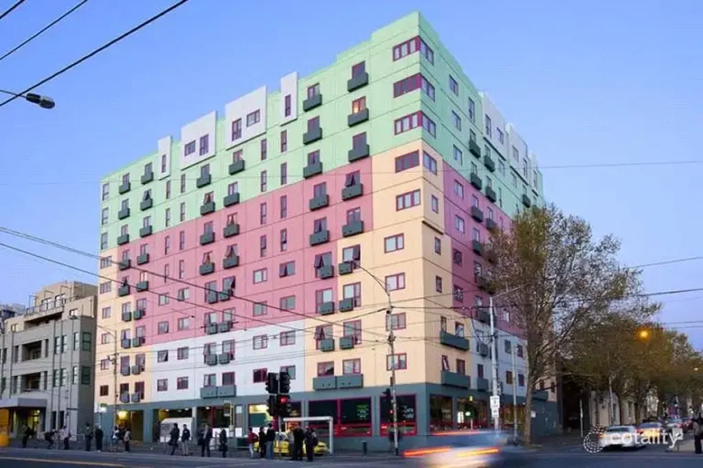 Furnished  Superb 1-Bedroom Apartment in Unbeatable Location
