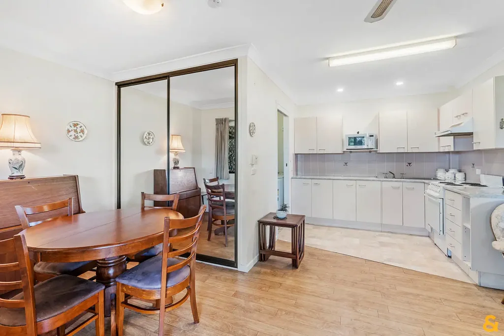 Wynnum West 1कमरा Double the Size - Not Double the Price!