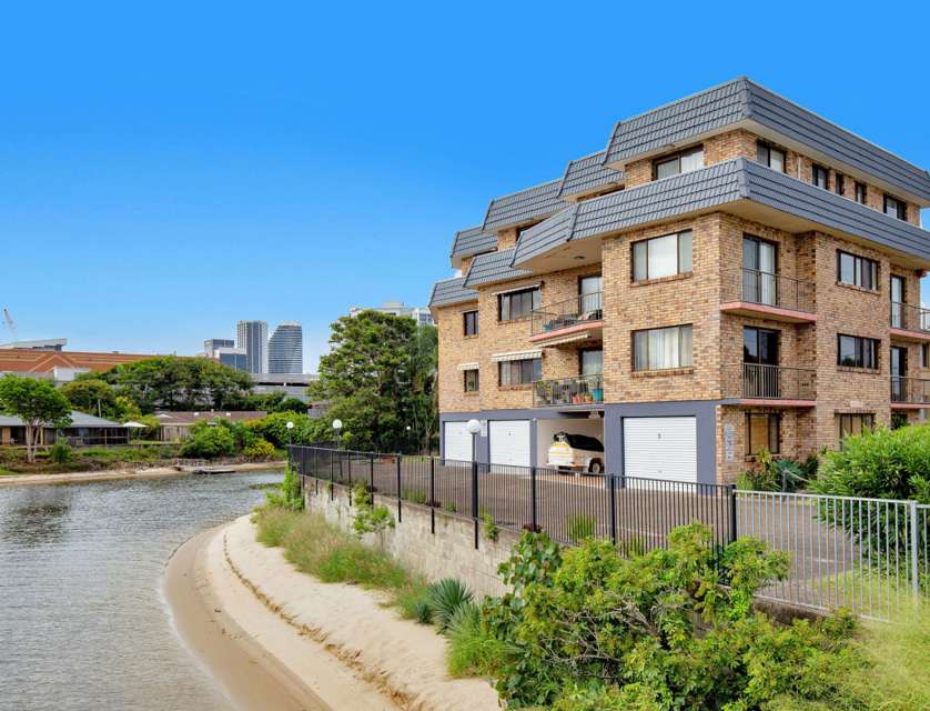 5/33 Surfers Avenue, Mermaid Waters, QLD 4218, 3 Bedrooms, 2 Bathrooms, Apartment