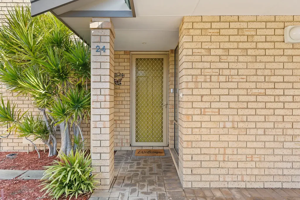 Rockingham 3 Bedroom Unit 24: First Home Slam Dunk! Kobe!