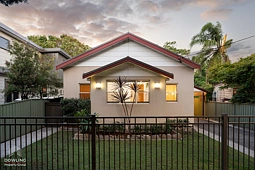 27 Kitchener Parade, Mayfield East
