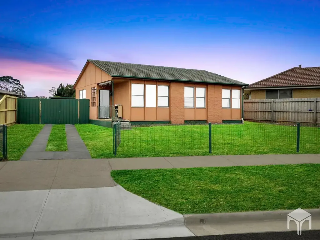 JUST RENOVATED - PERFECT FAMILY HOME IN THE HEART OF LAVERTON !!
