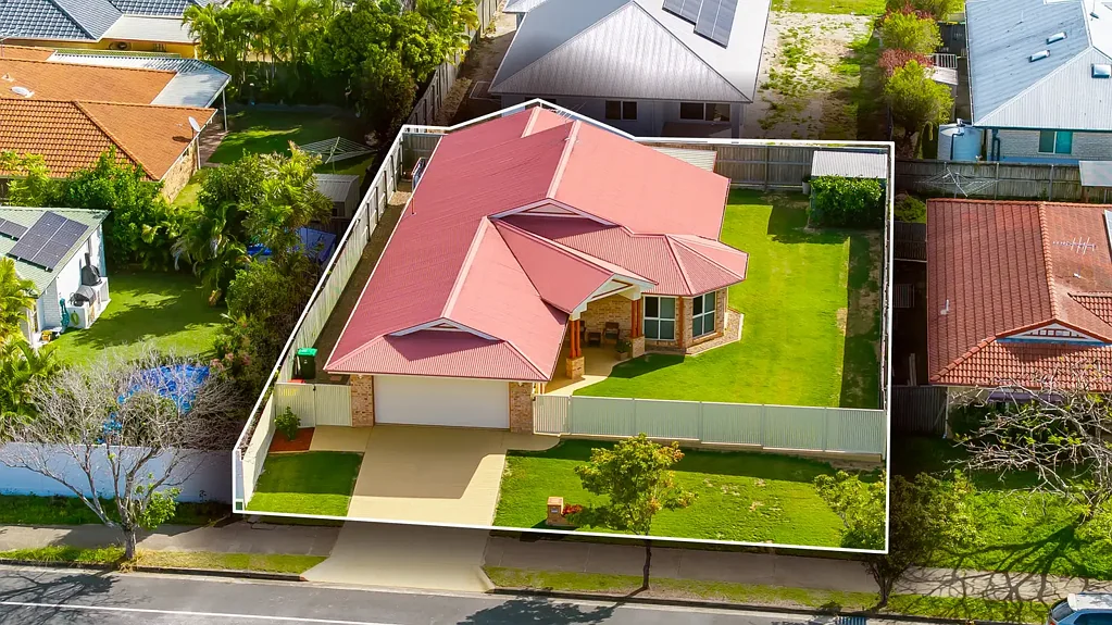 Rothwell 4 Bedroom SPACIOUS FAMILY LIVING IN MUELLER COLLEGE PRECINCT!