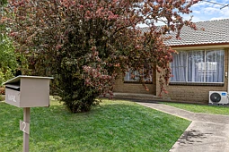 2/3 Webbcona Parade, Wendouree