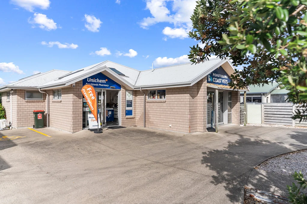 Beachlands Prime Coastal Commercial Opportunity