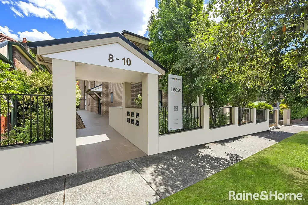 Spacious and contemporary two bedroom apartment