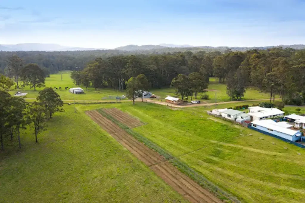 Wallan 3 Bedroom Big Block Big Potential Big House!!!