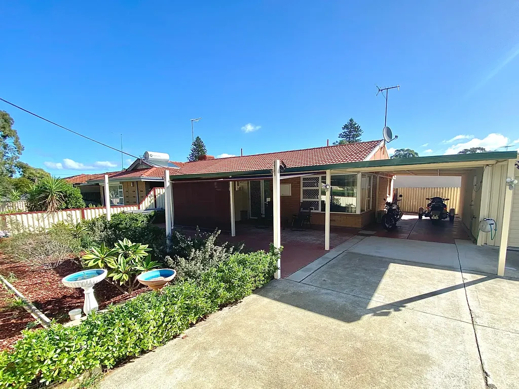 Dudley Park 2ห้องนอน Duplex Unit on large block in Dudley Park