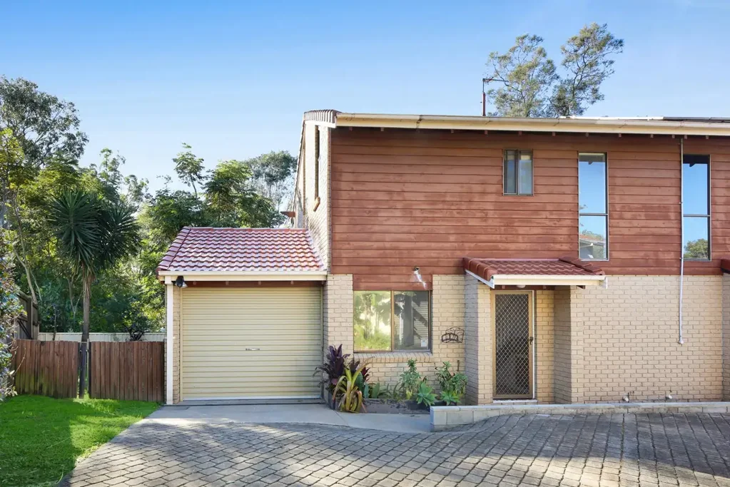 Molendinar 2ਬੈੱਡਰੂਮ Spacious Townhouse with Huge Potential