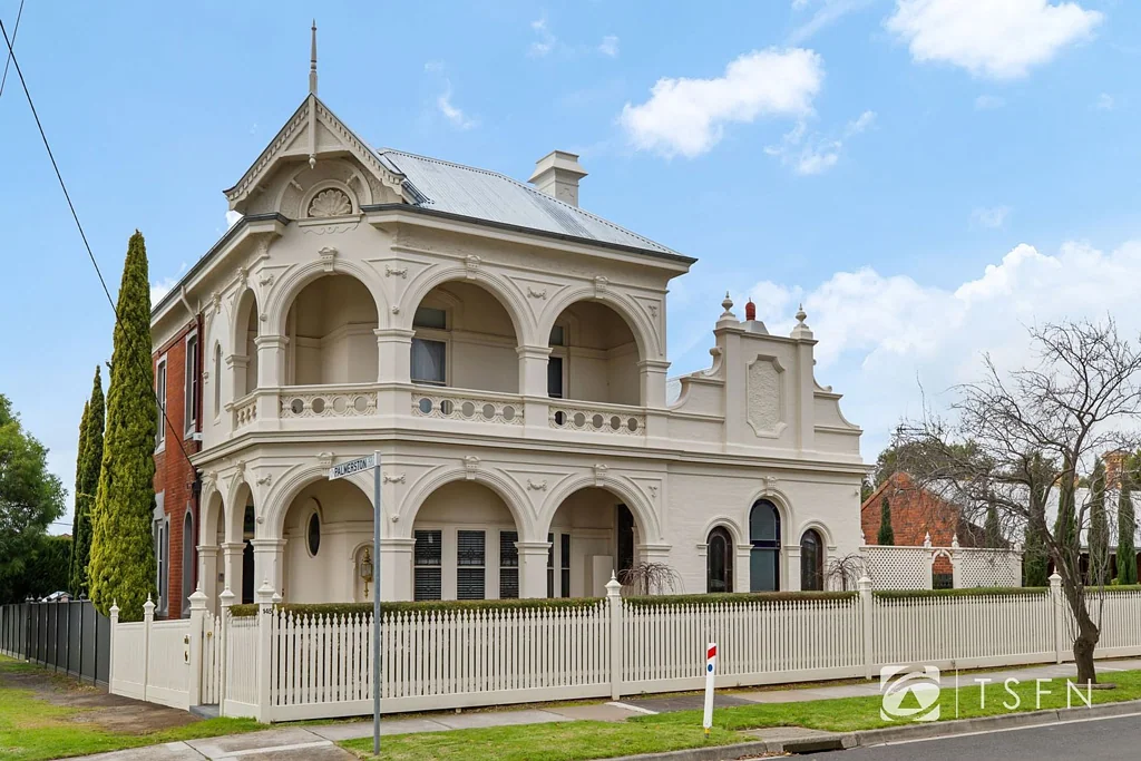 Bendigo 5房  Avondale: Where History and Opulence Converge in Bendigo&apos;s Finest Residence