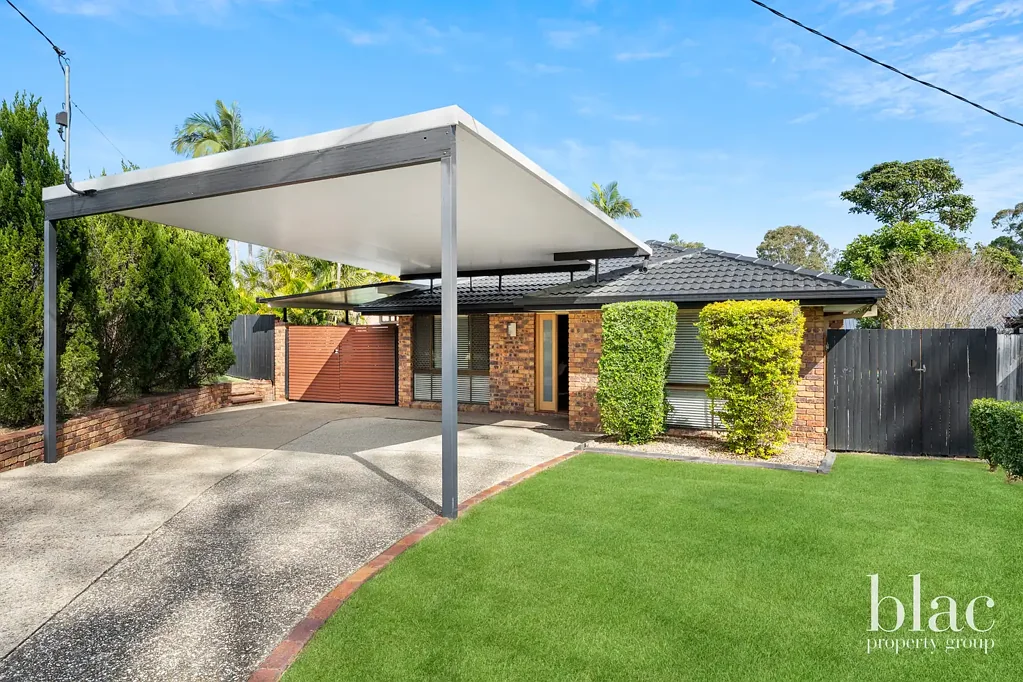 Petrie 4 Bedroom Renovated Retreat with Poolside Entertaining