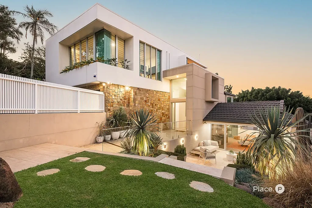 Balmoral 6ห้องนอน One-of-a-kind architecturally crafted sanctuary in exclusive locale