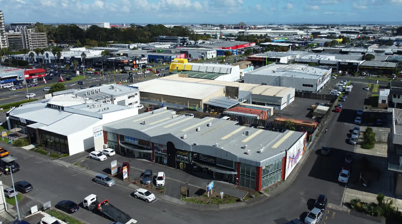 Manukau FOR SALE/LEASE | Spacious Manukau Lot