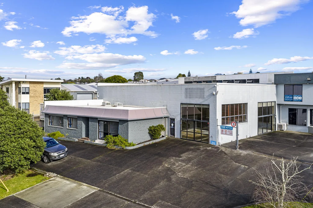 Glendene  Road front industrial unit - Glendene location