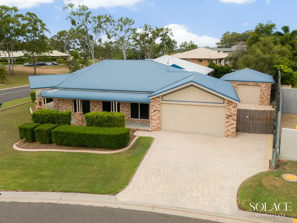 Boyne Island 4Kwarto Executive Coastal Living with Space, Technology & Timeless Appeal.