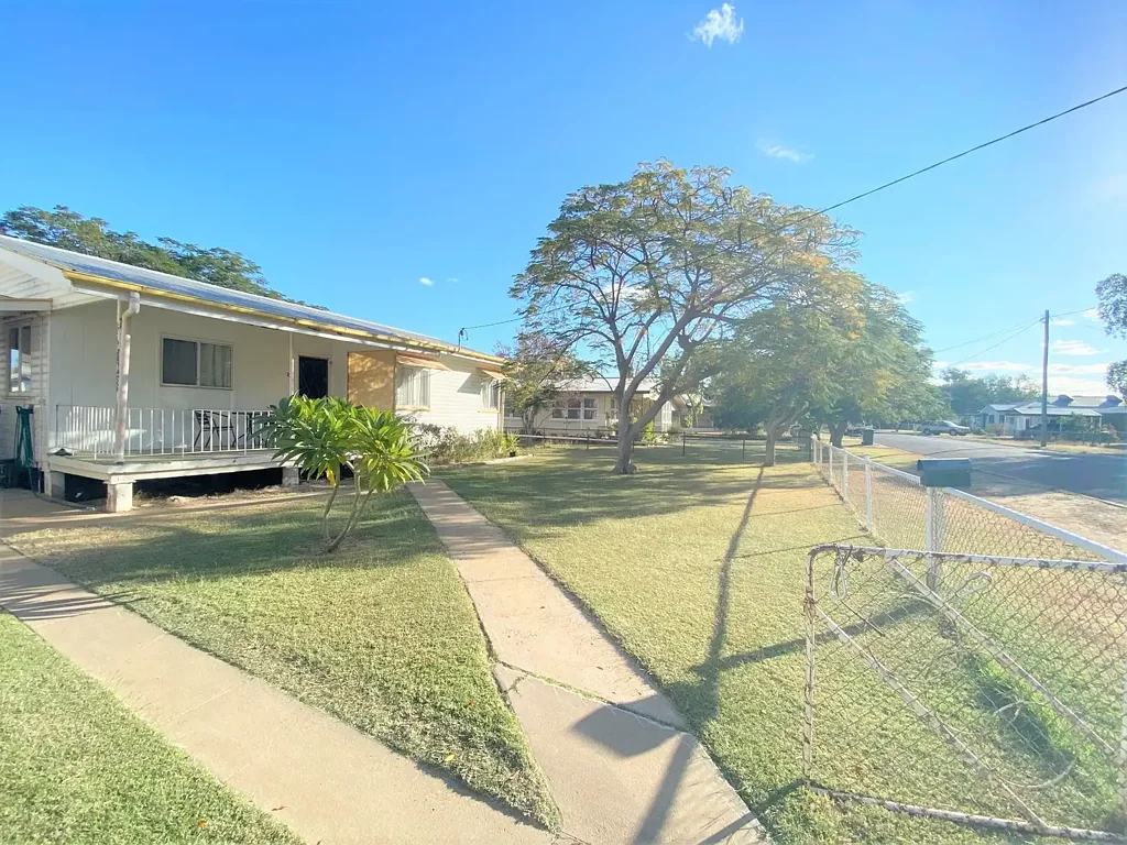 35 Quarrian Road, Longreach, QLD 4730