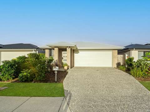 Coomera 3 Bedroom MODERN FAMILY HOME WITHIN LEADING LIFESTYLE CATCHMENT