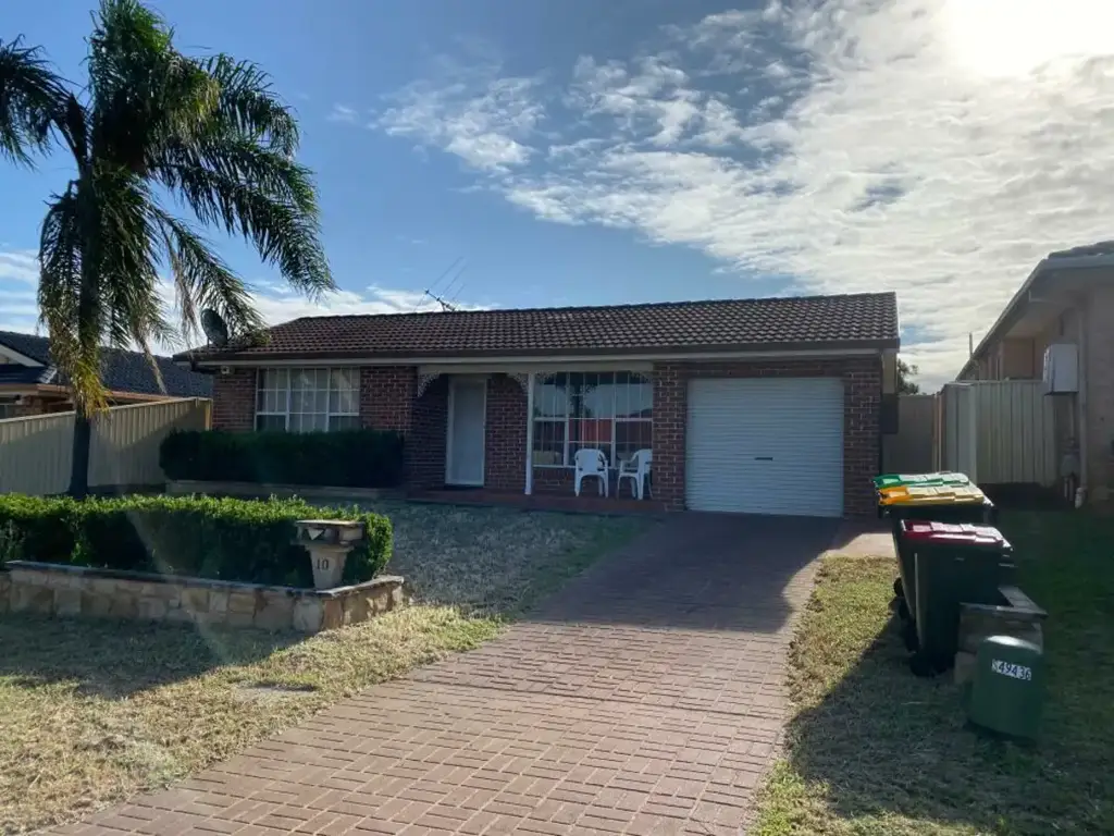 Charming 3-Bedroom Home in Green Valley!